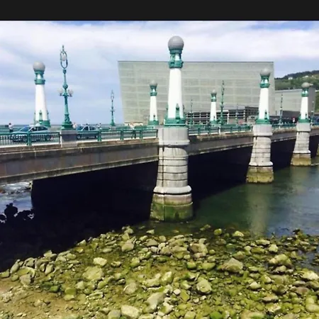 Gros Zurriola Wifi Terrace Parking 20e Night Apartament