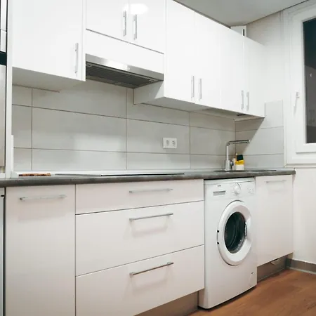 Gros Zurriola Wifi Terrace Parking 20e Night *